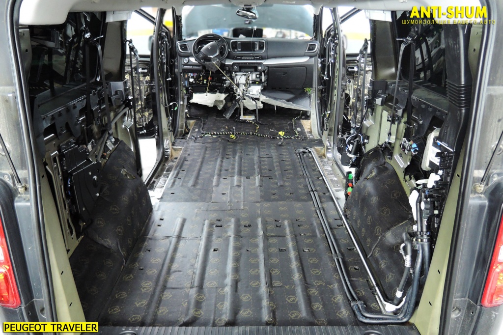 Peugeot_Traveler_005.jpg