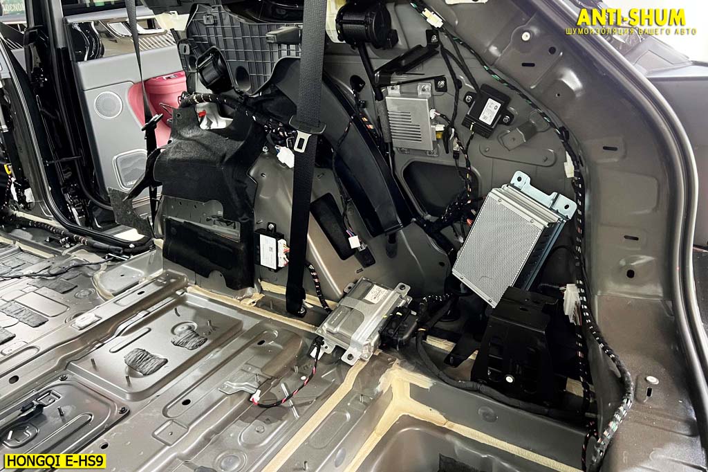 HongqiE-HS9_004.jpg